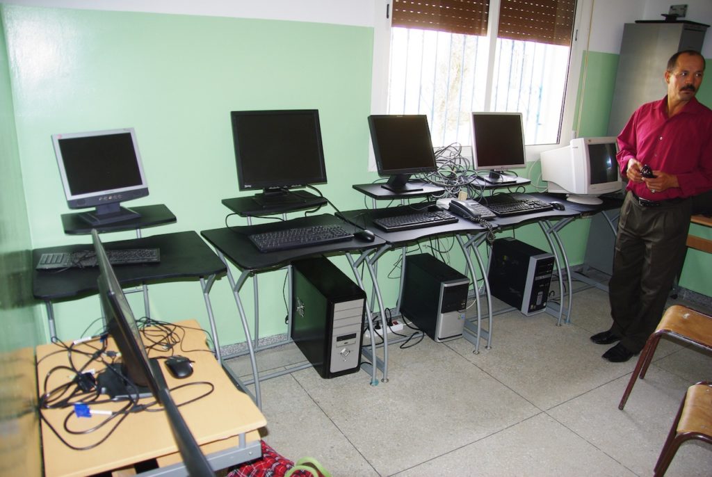 Installation d'une salle de formation à l'informatique